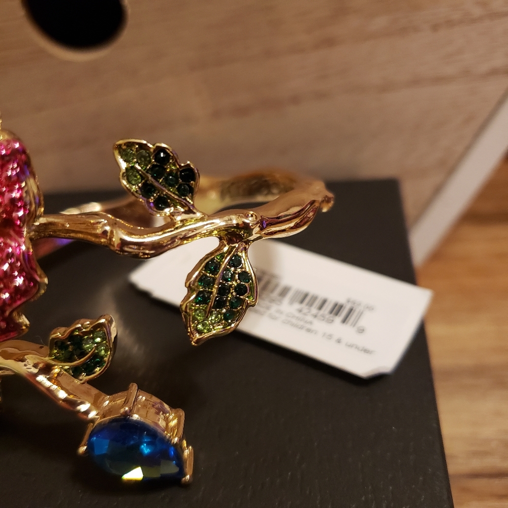 Betsey Johnson Bracelet - Picture 6 of 16